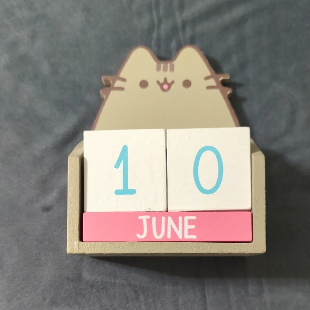 Pusheen Perpetual Calendar